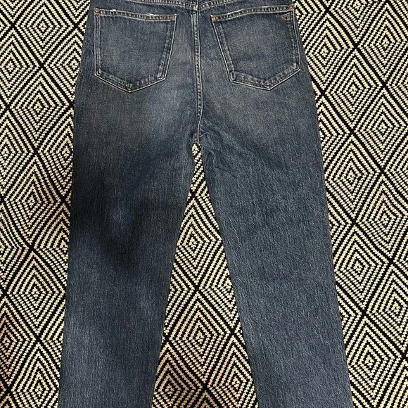 Madewell Women's Stovepipe Leg Jeans in Medium Dark Blue Wash - Picture 4 of 6